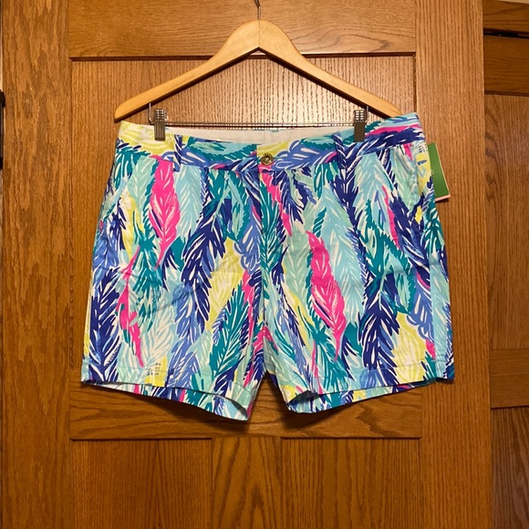 NWT Lilly Pulitzer shorts sized 14 - Picture 1 of 4